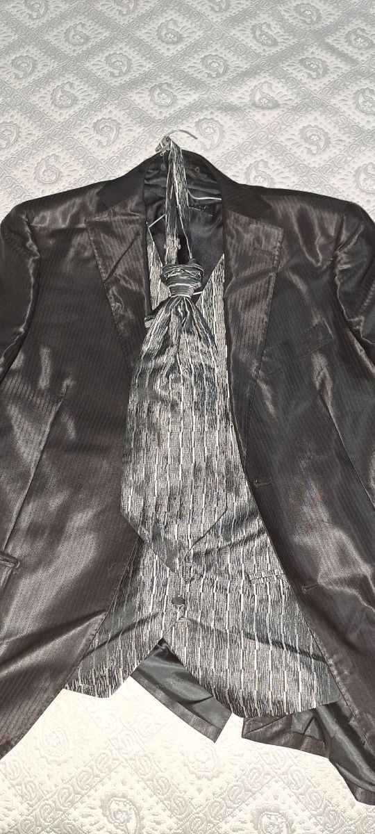 Vestito cerimoniale uomo " Enrico coveri"