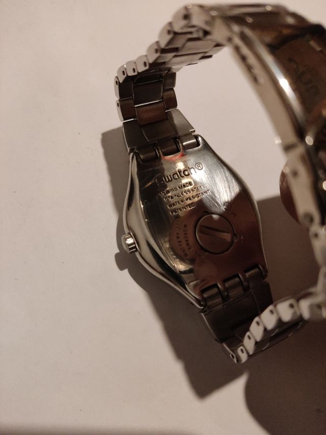 Reloj marca Swatch de acero 40 mm.