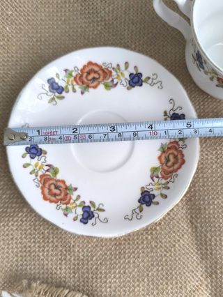 Preciosa taza de té y platillo porcelana inglesa