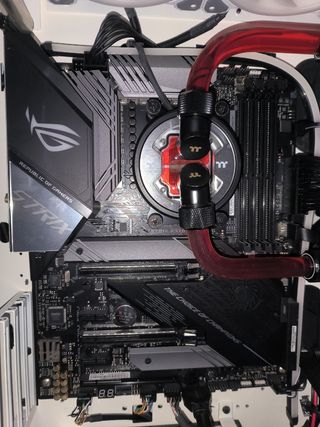 PC GAMING THERMALTAKE CORE P8.