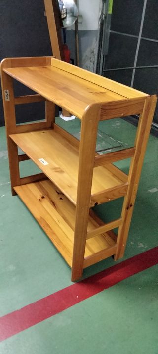 Estanterías madera maciza