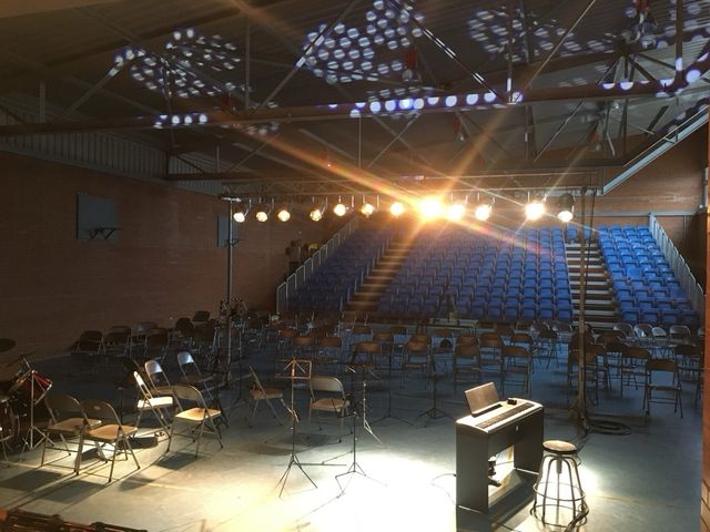 Focos escenario PAR 64