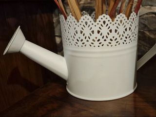 Innaffiatoio in metallo nuovo