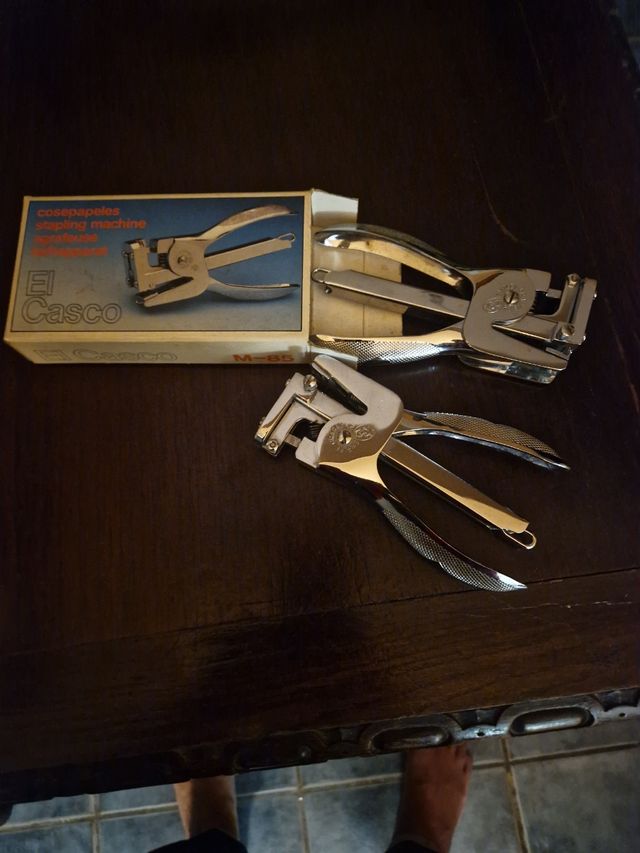 LOTE de 2 Grapadoras Tenaza M85 El Casco