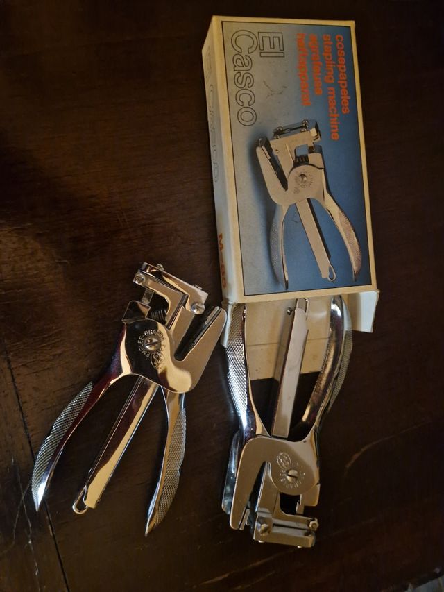 LOTE de 2 Grapadoras Tenaza M85 El Casco