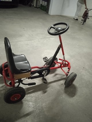 Coche de pedales