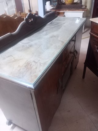Mueble aparador antiguo