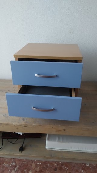 Mesita dormitorio
