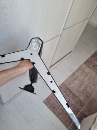 Base monitor LG UltraGear - Soporte