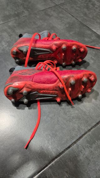 Botas fútbol no. 28