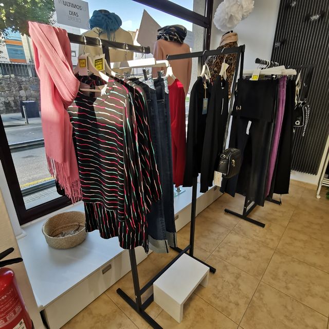 Perchero metálico doble