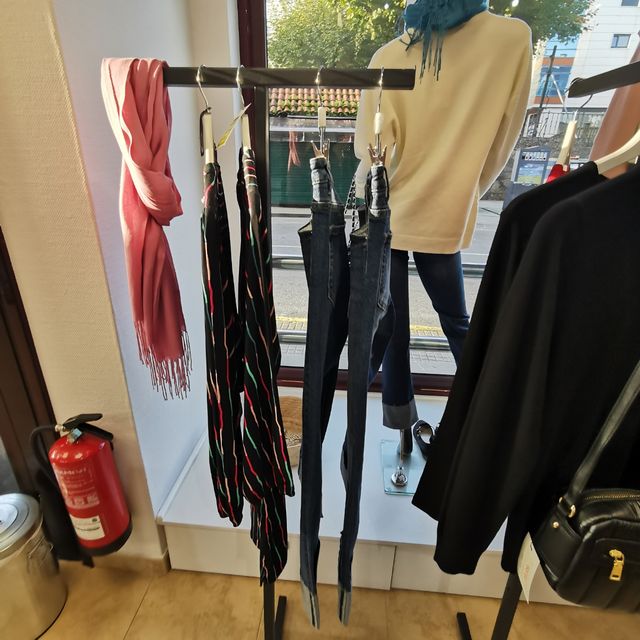 Perchero metálico doble