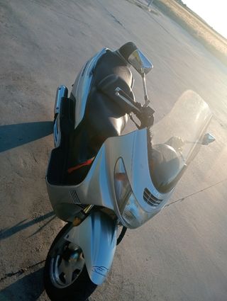 Suzuki burgman AN250