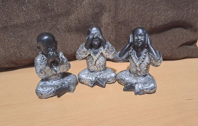 3 budas sentados - sentidos - San Saru