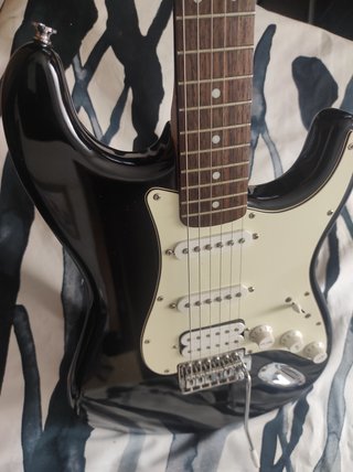 Guitarra eléctrica Fender edición limitada. Oferta