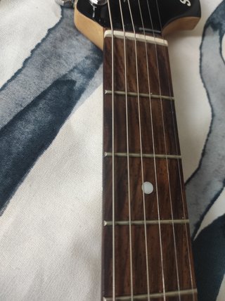 Guitarra eléctrica Fender edición limitada. Oferta