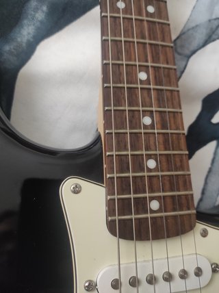 Guitarra eléctrica Fender edición limitada. Oferta