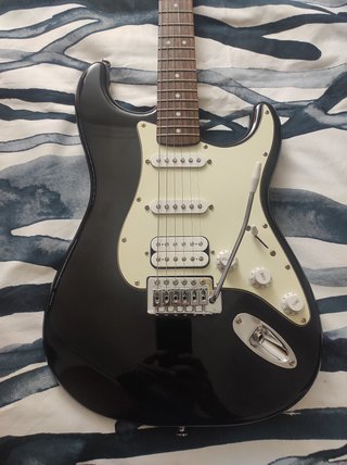 Guitarra eléctrica Fender edición limitada. Oferta