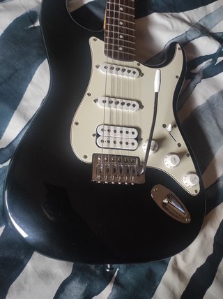 Guitarra eléctrica Fender edición limitada. Oferta