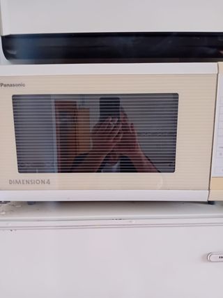 MICROONDAS - HORNO PANASONIC COMO NUEVO EN 25 EURO