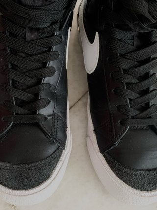 Nike Blazer Mid '77 SE negras