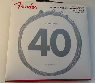 Dos (2) juegos de cuerdas Fender para bajo