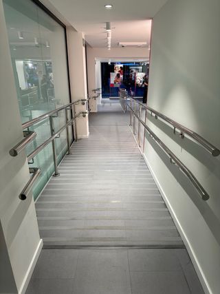 PASAMANOS EN ACERO INOXIDABLE