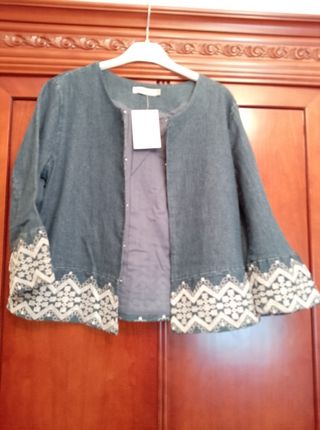 Chaqueta vaquera bordada 