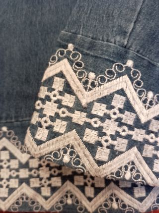 Chaqueta vaquera bordada 