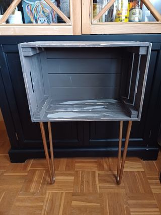 MESITA O MUEBLE DE ENTRADA