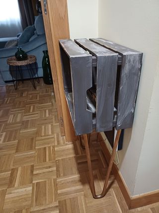 MESITA O MUEBLE DE ENTRADA