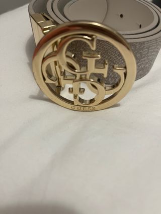 Cinturones Guess