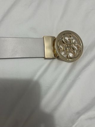 Cinturones Guess