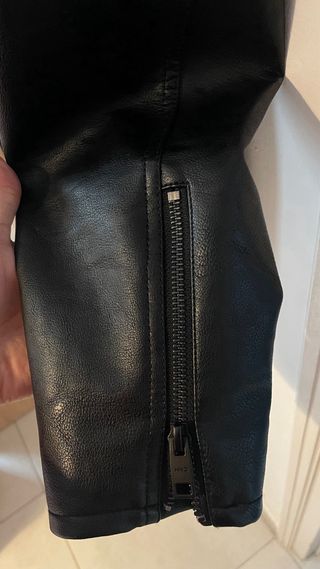 Cazadora cuero talla M MANGO, negra
