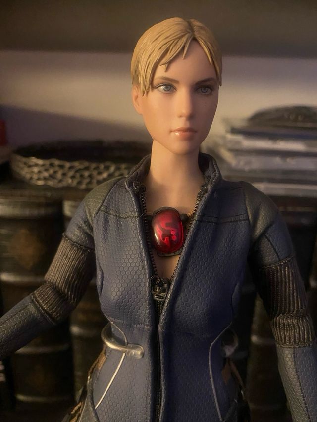 Hot toys jill valentine resident evil 5