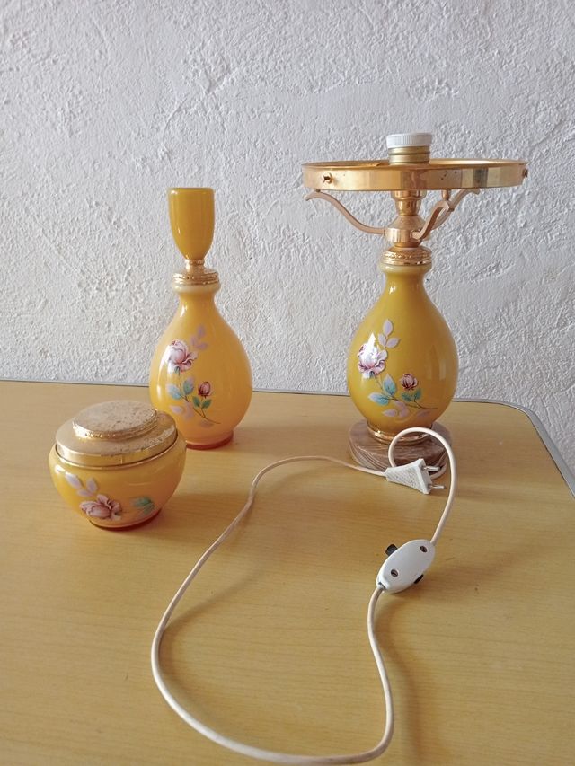 Juego de mesita de noche.