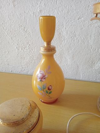 Juego de mesita de noche.