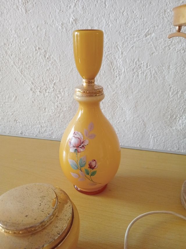 Juego de mesita de noche.