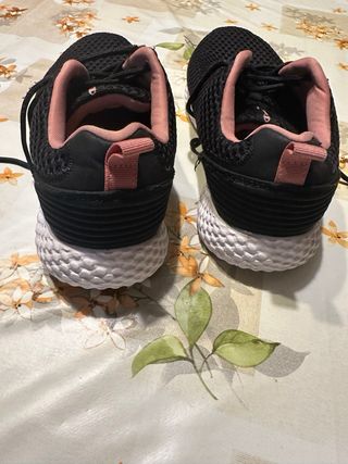 Scarpe da donna in tessuto elastico