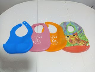 BABEROS DE SILICONA 