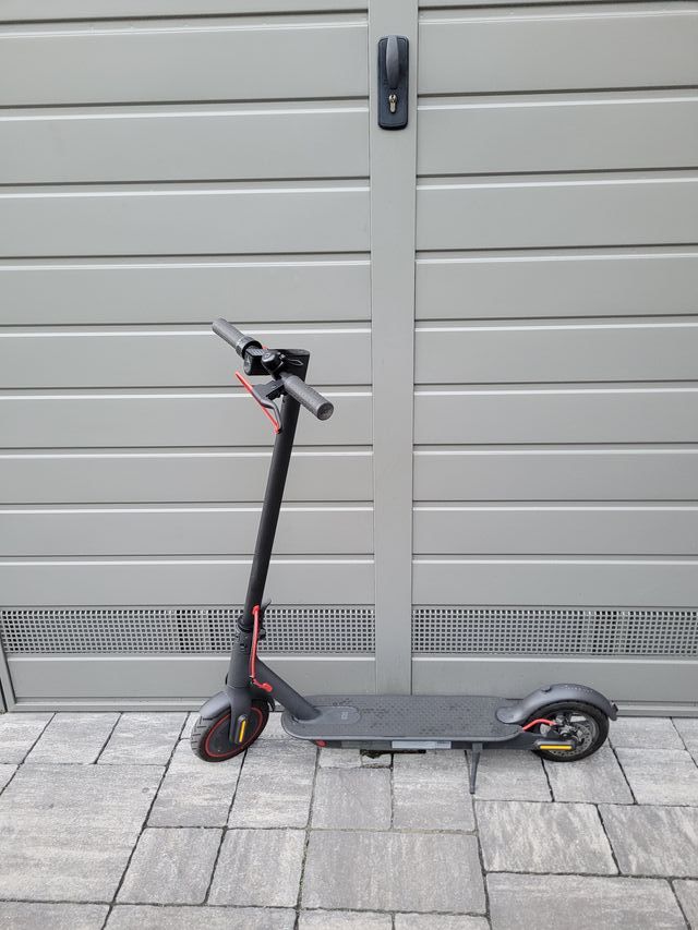 Xiaomi Mi Electric Scooter Pro Monopattino