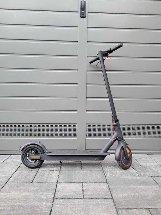Xiaomi Mi Electric Scooter Pro Monopattino