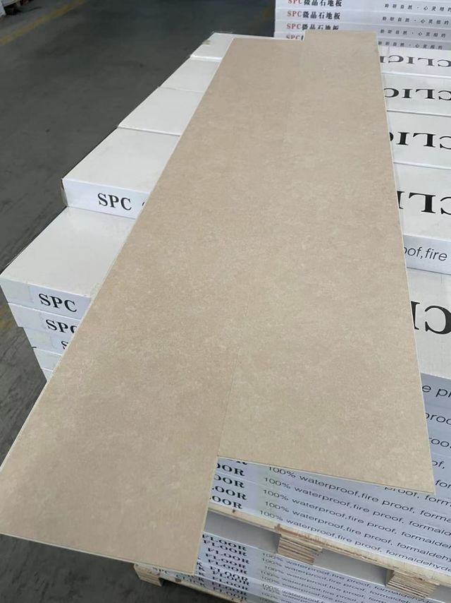 Suelo vinílico SPC click