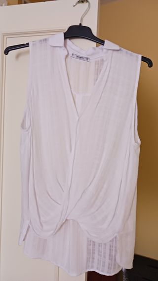 Blusa blanca sin mangas