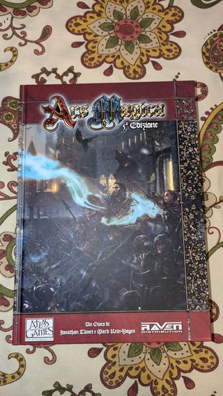 Manuale gdr Ars Magica quinta edizione.