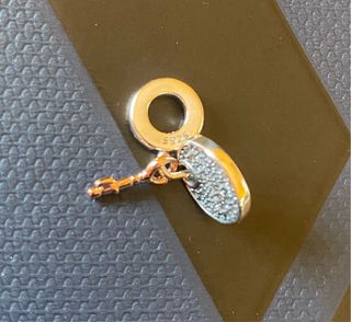 CHARM COLGANTE DOBLE LLAVE PLATA