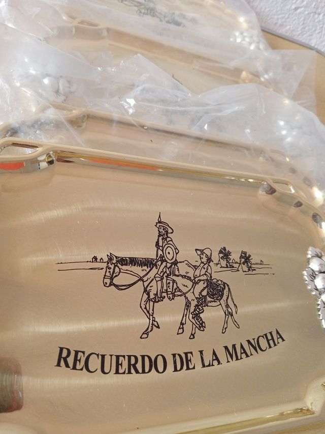 4 bandejas de Don Quijote.