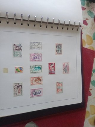 Dos Albunes de sellos . Más de 300 sellos....