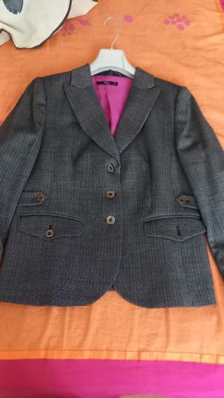 Traje chaqueta falda