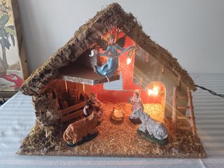 Capanna presepe natale con luci statui